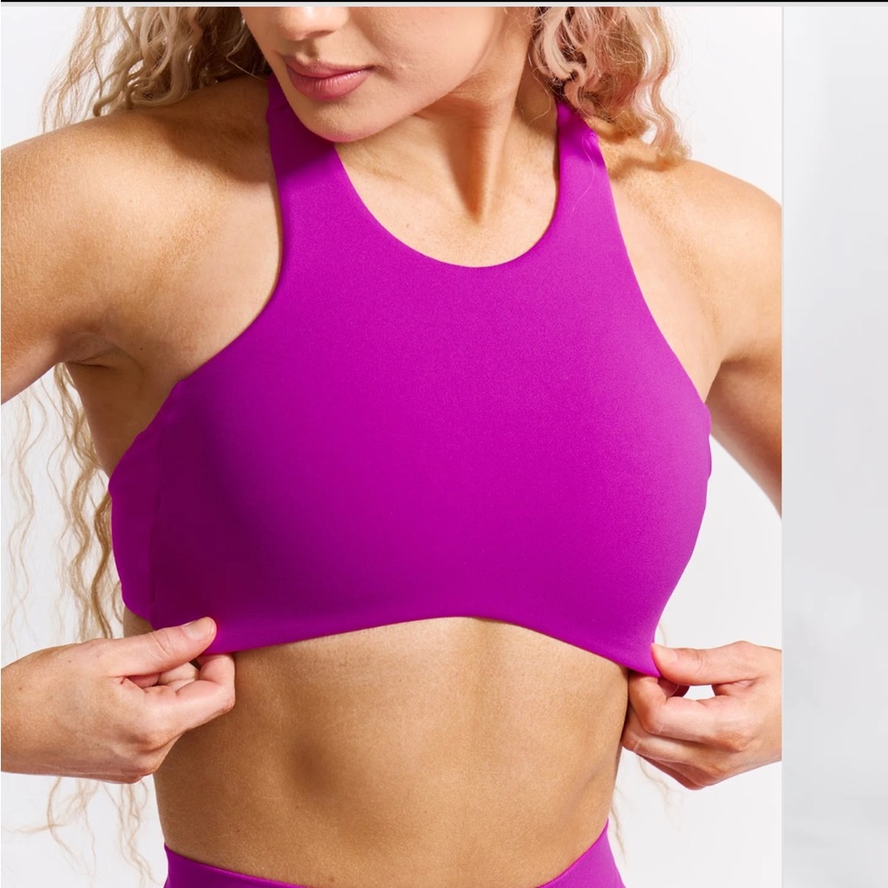Buffbunny Curve Sports Bra NWT Grape Juice size medium